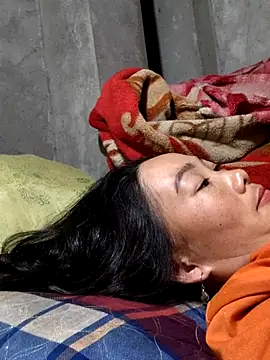 gio-thu online show from April 16, 3:02 pm