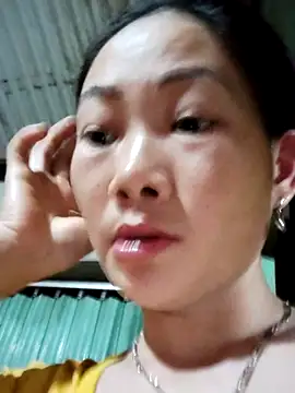 Snapshot of gio-thu chatting on May 16, 1:32 pm gio-thu online show from May 16, 1:32 pm