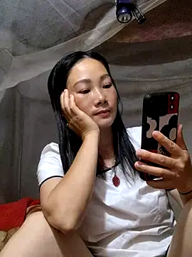 Snapshot of gio-thu chatting on May 19, 2:23 pm gio-thu online show from May 19, 2:23 pm