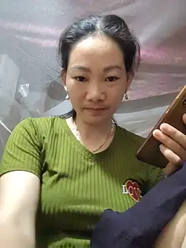 Snapshot of gio-thu chatting on May 27, 12:18 am gio-thu online show from May 27, 12:18 am