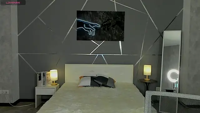 scent  of woman online show from October 22, 8:03 am