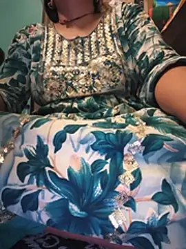 Snapshot of Ekta_bhabhi99 chatting on May 15, 5:42 pm Ekta bhabhi99 online show from May 15, 5:42 pm