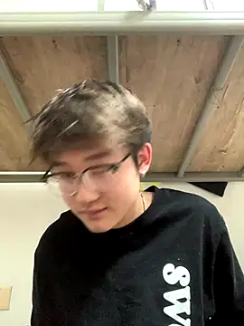 KK-cuteboy online show from November 30, 10:30 am