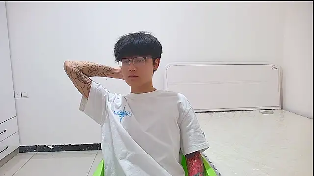 KK-cuteboy online show from May 20, 12:22 pm