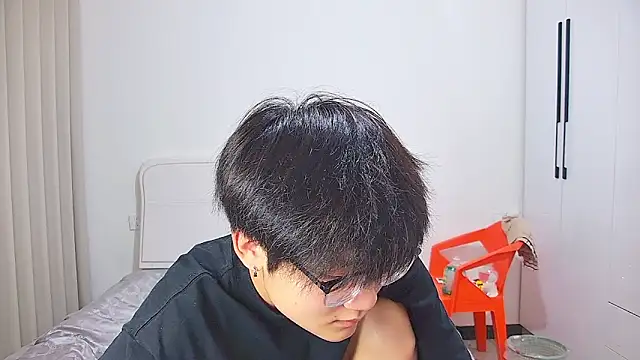 KK-cuteboy online show from May 28, 12:46 pm