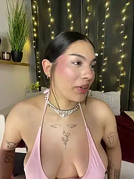 LoraShines online show from July 9, 6:01 pm