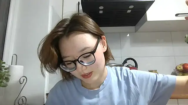 Snapshot of LilyTaylors chatting on October 12, 4:17 pm LilyTaylors online show from October 12, 4:17 pm