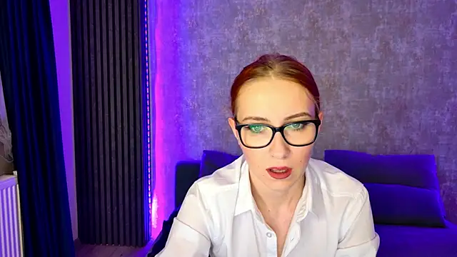 scarleteyes  online show from November 10, 5:06 am