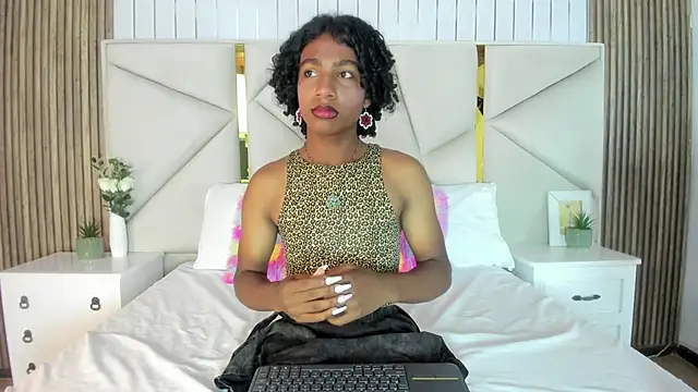 Snapshot of rebeca_brown_ chatting on October 9, 12:14 pm rebeca brown online show from October 9, 12:14 pm