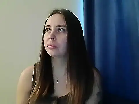 Snapshot of Qarivell chatting on February 10, 11:47 am Qarivell online show from February 10, 11:47 am