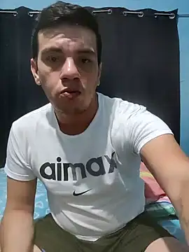 Snapshot of Aturo77 chatting on November 15, 3:37 am Aturo77 online show from November 15, 3:37 am