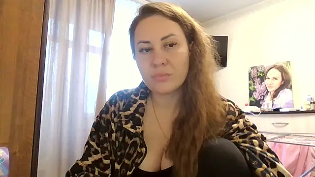 Snapshot of MeadowEyes chatting on October 21, 11:00 am MeadowEyes online show from October 21, 11:00 am