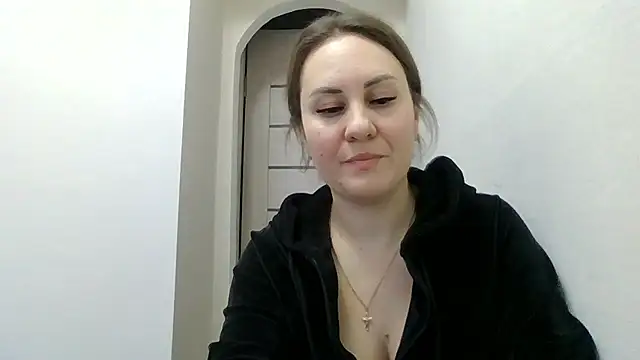Snapshot of MeadowEyes chatting on February 13, 2:57 pm MeadowEyes online show from February 13, 2:57 pm