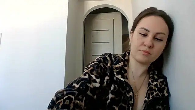 Snapshot of MeadowEyes chatting on February 19, 9:16 am MeadowEyes online show from February 19, 9:16 am