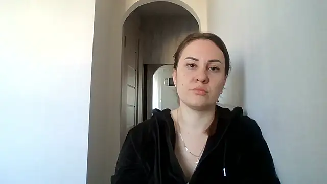 Snapshot of MeadowEyes chatting on April 15, 2:57 pm MeadowEyes online show from April 15, 2:57 pm