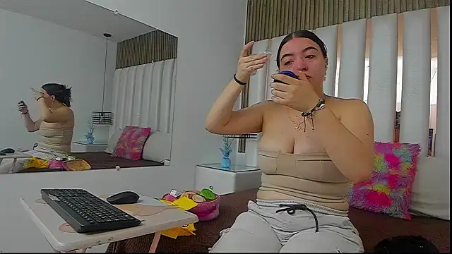 AmbarGills online show from November 12, 1:00 pm