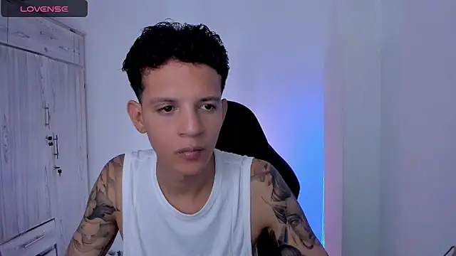 tylernova online show from May 11, 3:34 am