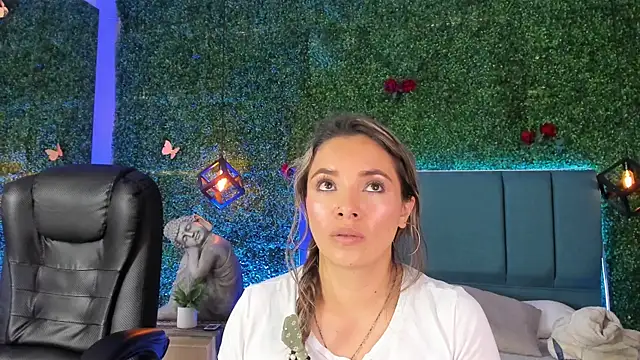 Kiaraa88 online show from June 10, 7:35 pm