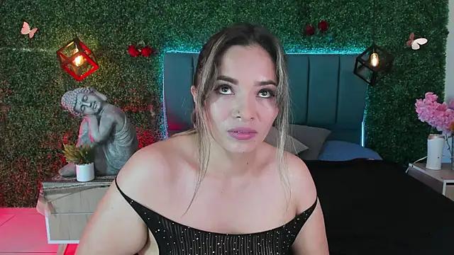Kiaraa88 online show from July 16, 8:37 pm