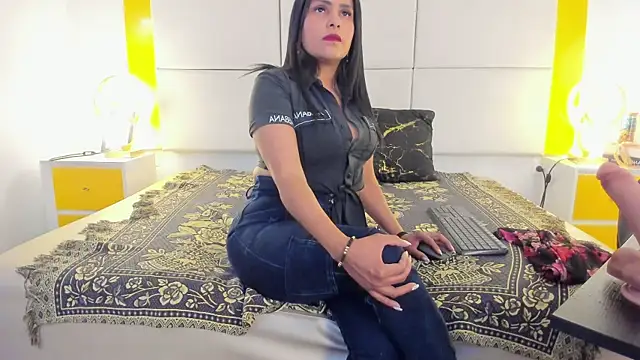 Snapshot of Barbbara_sweett chatting on April 28, 12:54 pm Barbbara sweett online show from April 28, 12:54 pm