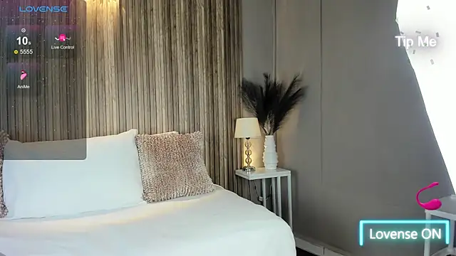 VanneCamiel online show from November 18, 11:36 am