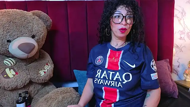 CHIARAJJONES online show from May 31, 12:12 pm