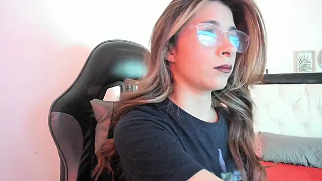 Sara Roades online show from November 11, 8:09 pm