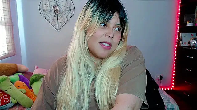 EllieMoonX online show from November 13, 3:55 pm