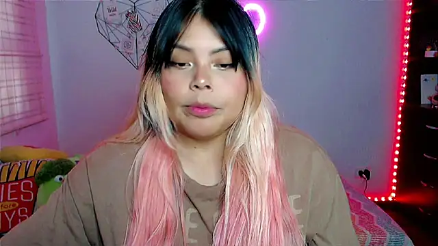 EllieMoonX online show from February 9, 10:47 pm