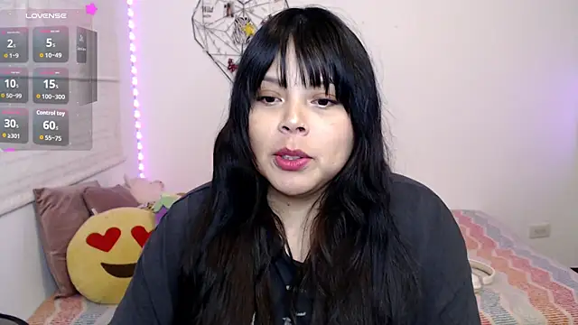 Snapshot of EllieMoonX chatting on June 5, 11:54 pm EllieMoonX online show from June 5, 11:54 pm