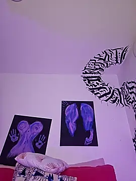 Snapshot of Meganthomson chatting on January 19, 2:04 am Meganthomson online show from January 19, 2:04 am