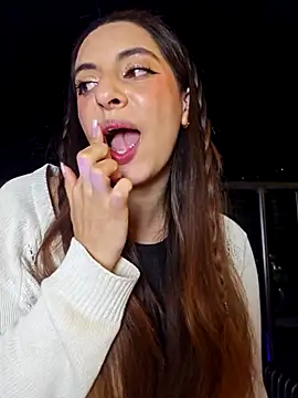 Snapshot of Meganthomson chatting on February 9, 2:26 am Meganthomson online show from February 9, 2:26 am