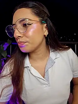 Snapshot of Meganthomson chatting on February 11, 3:00 am Meganthomson online show from February 11, 3:00 am