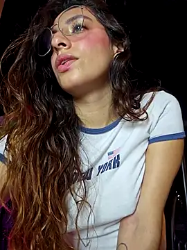 Snapshot of Meganthomson chatting on February 22, 2:56 am Meganthomson online show from February 22, 2:56 am