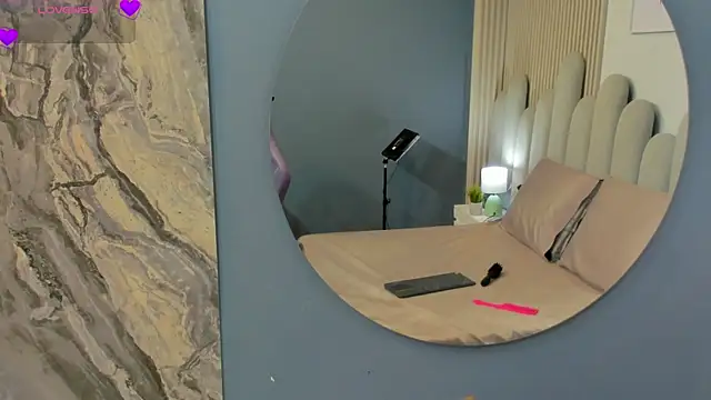 luly dreams online show from April 10, 11:15 am