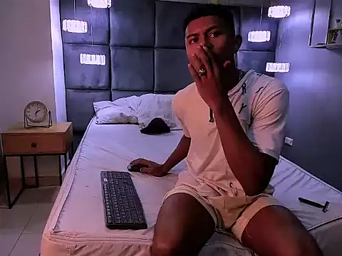 MorenitoDigno online show from November 2, 7:05 pm