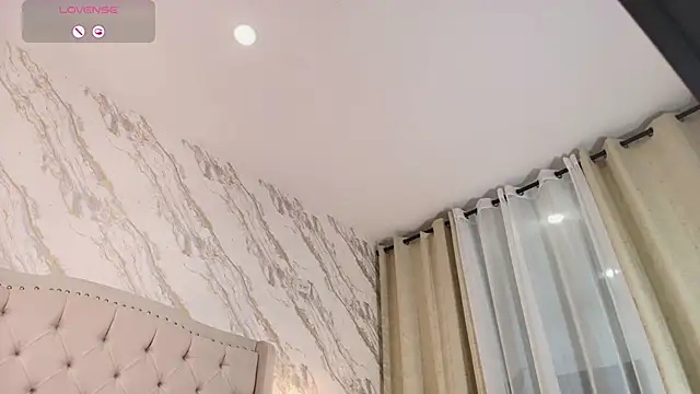 Snapshot of shanell-hott chatting on February 7, 4:27 am shanell-hott online show from February 7, 4:27 am