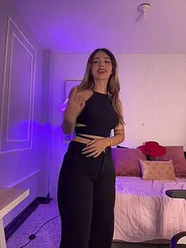 Snapshot of HoneyMollyX chatting on January 7, 1:13 pm HoneyMollyX online show from January 7, 1:13 pm