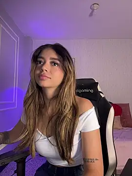 Snapshot of HoneyMollyX chatting on January 8, 1:13 pm HoneyMollyX online show from January 8, 1:13 pm