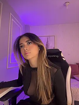 Snapshot of HoneyMollyX chatting on January 16, 1:04 pm HoneyMollyX online show from January 16, 1:04 pm