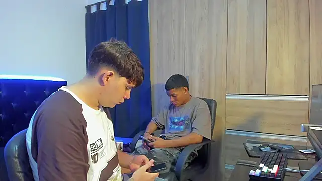 isaac master77 online show from November 7, 3:39 am