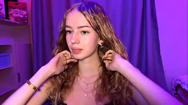 LunaCrave online show from November 27, 2:41 pm