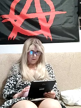 Amelialove42 online show from January 7, 6:32 pm