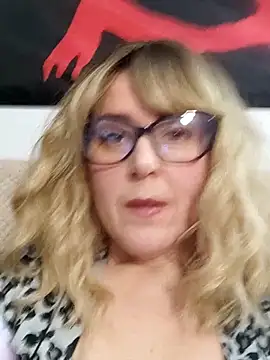 Amelialove42 online show from February 5, 7:51 pm