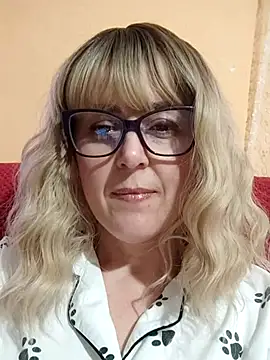 Amelialove42 online show from June 7, 4:00 pm