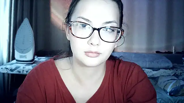 MoodieMira online show from June 5, 4:13 pm