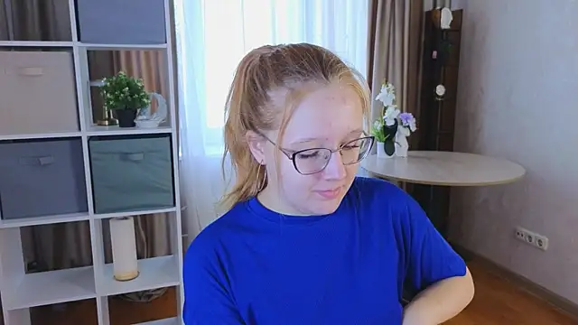 AlinaAldrete online show from October 12, 5:17 am