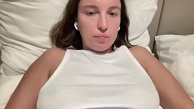 Snapshot of CArivora chatting on February 22, 10:30 pm CArivora online show from February 22, 10:30 pm