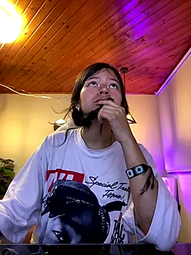 Ninfa pink online show from December 2, 6:47 pm