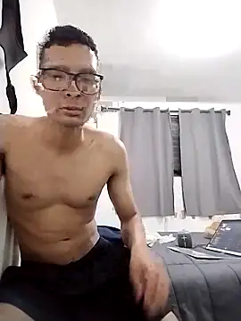 Snapshot of JonaTorres chatting on October 26, 2:17 am JonaTorres online show from October 26, 2:17 am